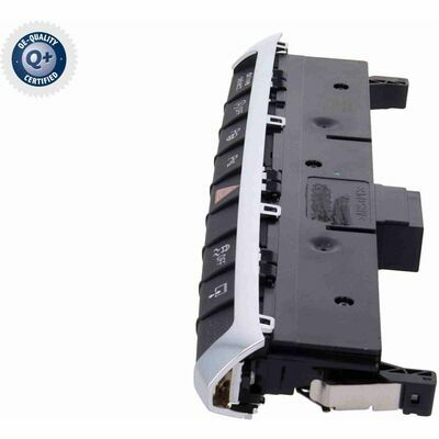 Q+,  Première Monte