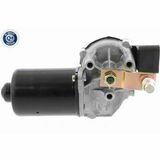 Q+,  Première Monte