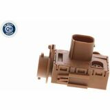 Q+,  Première Monte