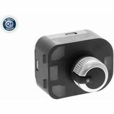 Q+,  Première Monte